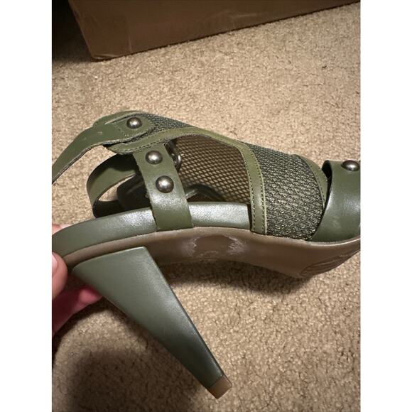 Kenneth Cole Reaction | High heel Mesh Sandals Size 8.5 - Picture 10 of 11